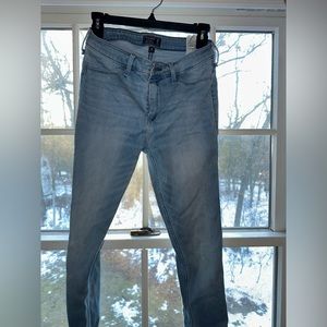 Light wash Abercrombie &fitch skinny jeans